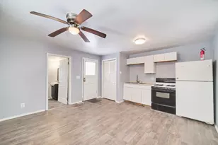 112 Hancock St, Manistee, MI 49660 - Photo 26