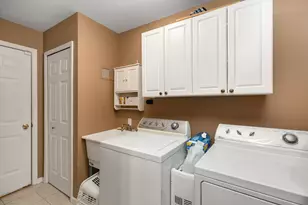 2255 Crystal Crossing Dr, Howell, MI 48843 - Photo 18