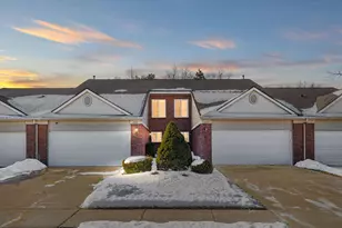 2255 Crystal Crossing Dr, Howell, MI 48843 - Photo 2