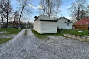 761 S Coolidge Dr, Six Lakes, MI 48886 - Photo 4