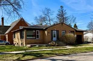 21 S Despelder St, Grand Haven, MI 49417 - Photo 2