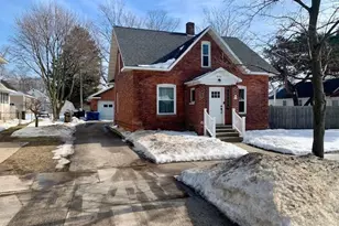 406 N Rowe St, Ludington, MI 49431 - Photo 1