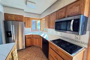 146 Lois Dr, Battle Creek, MI 49015 - Photo 4