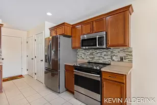 2325 Valarie Dr, Zeeland, MI 49464 - Photo 20