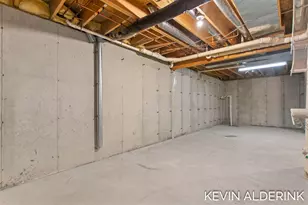 2325 Valarie Dr, Zeeland, MI 49464 - Photo 48