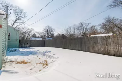 639 Carlton Street, Muskegon, MI 49442 - Photo 32