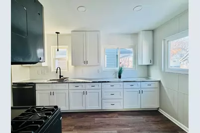 119 W Mapledale Avenue, Hazel Park, MI 48030 - Photo 2