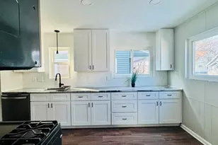 119 W Mapledale Ave, Hazel Park, MI 48030 - Photo 2