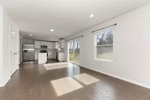 616 Countryside Dr, Chelsea, MI 48118 - Photo 4