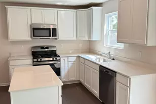 616 Countryside Dr, Chelsea, MI 48118 - Photo 4