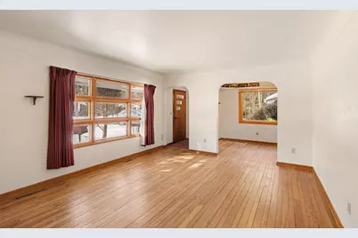 119 Maple, Stockbridge, MI 49285 - Photo 4