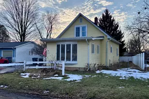 212 Ilene St, Sturgis, MI 49091 - Photo 2