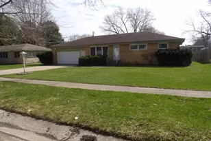 415 Remus Dr, Buchanan, MI 49107 - Photo 2