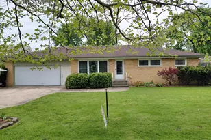 415 Remus Dr, Buchanan, MI 49107 - Photo 1