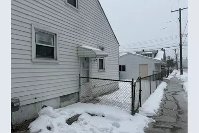 21004 Syracuse Avenue, Warren, MI 48091 - Photo 2