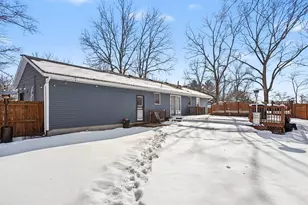 2117 Lakewood Dr, Kalamazoo, MI 49048 - Photo 22