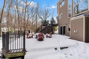 715 Beechcreek Dr, Holland, MI 49423 - Photo 12