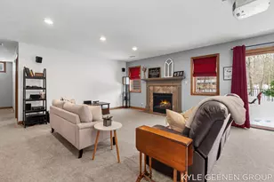 715 Beechcreek Dr, Holland, MI 49423 - Photo 42