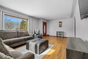 134 N Robin Ave N, Battle Creek, MI 49037 - Photo 4