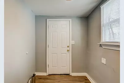 7228 Chalmers Avenue #Upper, Warren, MI 48091 - Photo 10