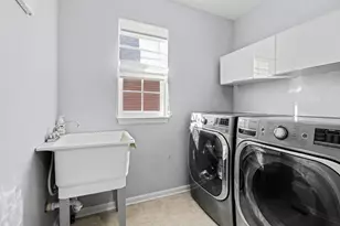 5608 Gallery Park Dr, Ann Arbor, MI 48103 - Photo 24