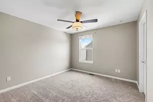 16089 Diamante Dr, Macomb, MI 48044 - Photo 36