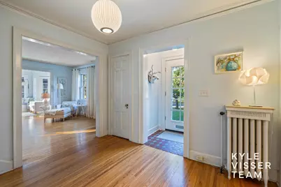 508 Cambridge Boulevard SE, East Grand Rapids, MI 49506 - Photo 4