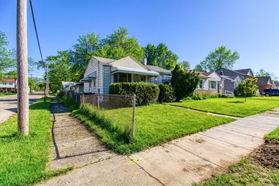 170 W Maxlow Avenue, Hazel Park, MI 48030 - Photo 2