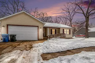 318 Meeking St, Muskegon, MI 49442 - Photo 1