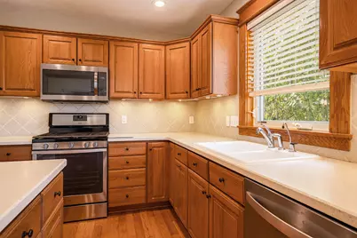 9975 Young Avenue NE, Rockford, MI 49341 - Photo 6