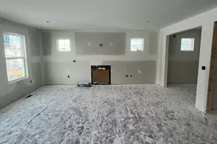 675 Elstar DR NE, Rockford, MI 49341 - Photo 2