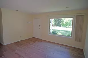 1052 N Maple Rd, Ann Arbor, MI 48103 - Photo 4