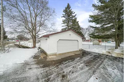 718 Sunset Lane, Cadillac, MI 49601 - Photo 4