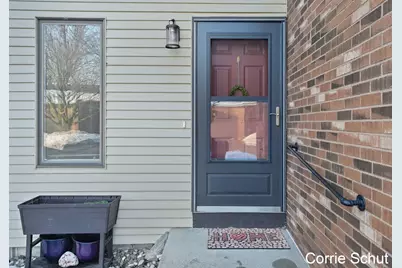 3240 Arrowhead Arms Court SW, Grandville, MI 49418 - Photo 4