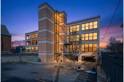 109 W Washington Avenue #16, Jackson, MI 49201 - Photo 2