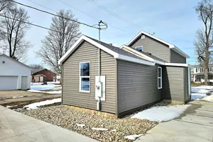 108 E Murray Ave, White Pigeon, MI 49099 - Photo 4