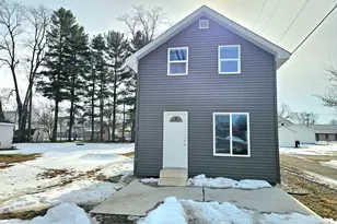 108 E Murray Ave, White Pigeon, MI 49099 - Photo 2