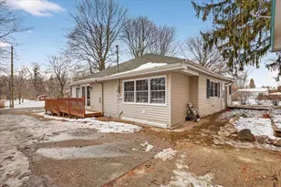 308 Niles St, Lakeview, MI 48850 - Photo 2