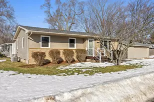 3751 Lawn St NW, Grand Rapids, MI 49534 - Photo 2