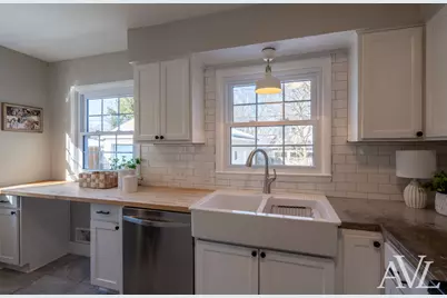 2477 Riverside Drive NE, Grand Rapids, MI 49505 - Photo 16