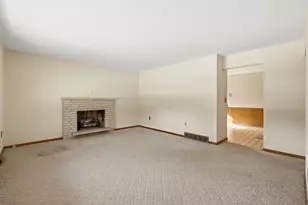 1465 Laughlin Dr NW, Grand Rapids, MI 49504 - Photo 6