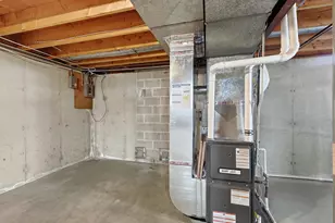 1465 Laughlin Dr NW, Grand Rapids, MI 49504 - Photo 24