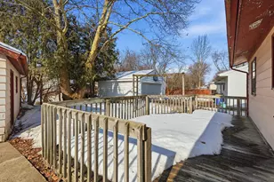 1465 Laughlin Dr NW, Grand Rapids, MI 49504 - Photo 26