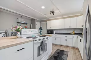 522 4th St, Michigan Center, MI 49254 - Photo 6