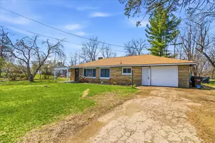 522 4th St, Michigan Center, MI 49254 - Photo 2