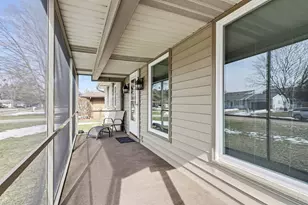 1043 Rose St, Marshall, MI 49068 - Photo 4