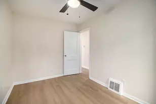 5374 Keyes Dr, Kalamazoo, MI 49004 - Photo 12