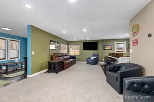 68199 Sassafras St, Edwardsburg, MI 49112 - Photo 8