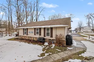 50389 E Lake Shore Dr, Dowagiac, MI 49047 - Photo 2