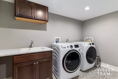 2410 Okemos Drive SE, Grand Rapids, MI 49506 - Photo 38